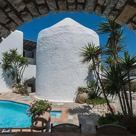 Fotilia 3* Naousa (Paros)