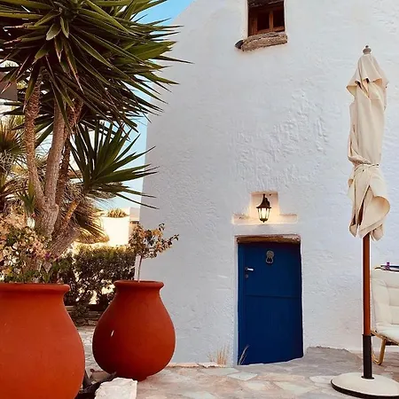 Fotilia 3* Naousa (Paros)